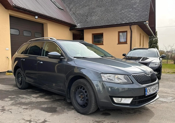 Skoda Octavia cena 45000 przebieg: 203000, rok produkcji 2016 z Zwoleń małe 352